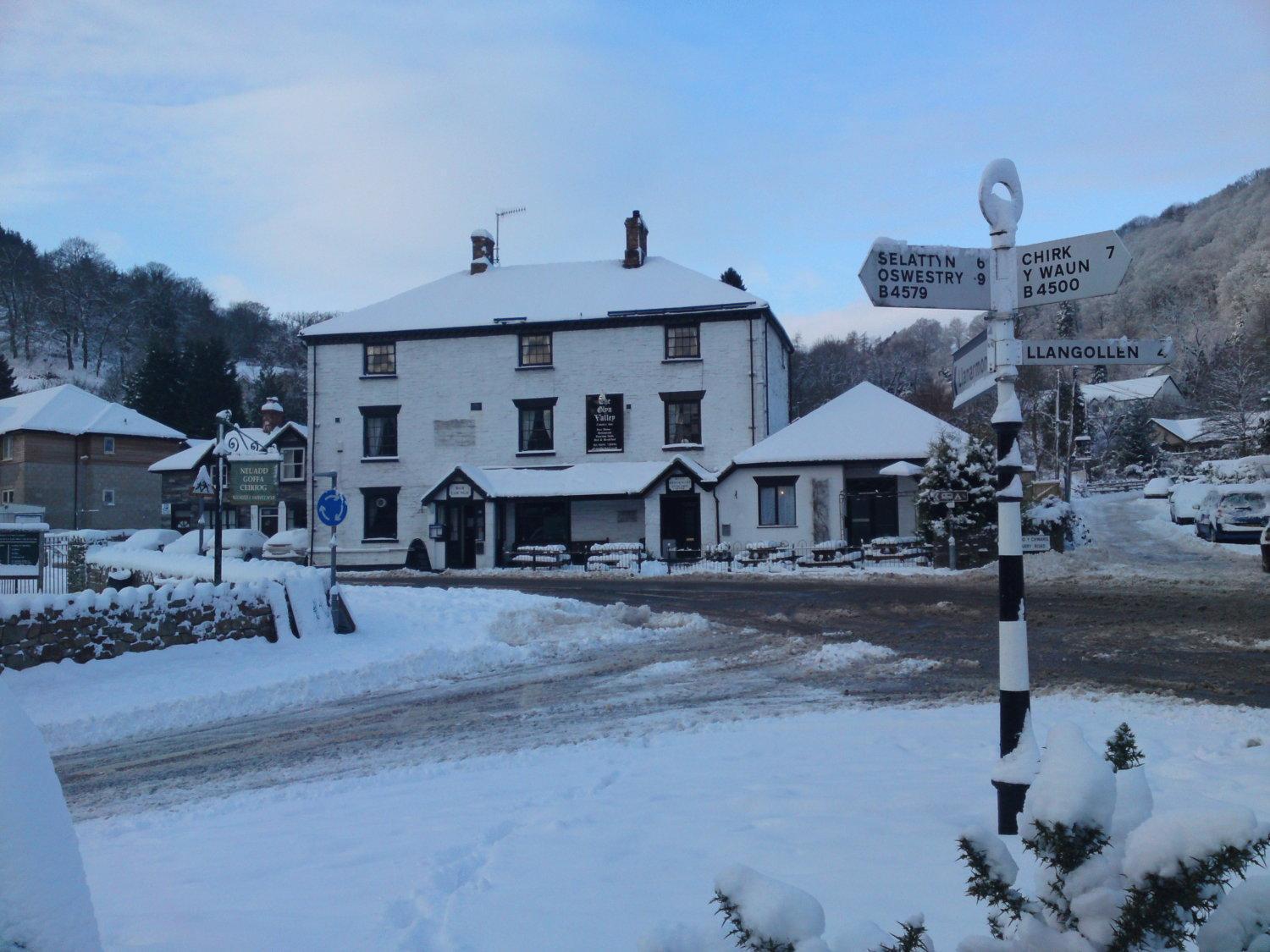 Oyo Glyn Valley Hotel Glyn Ceiriog Exterior photo